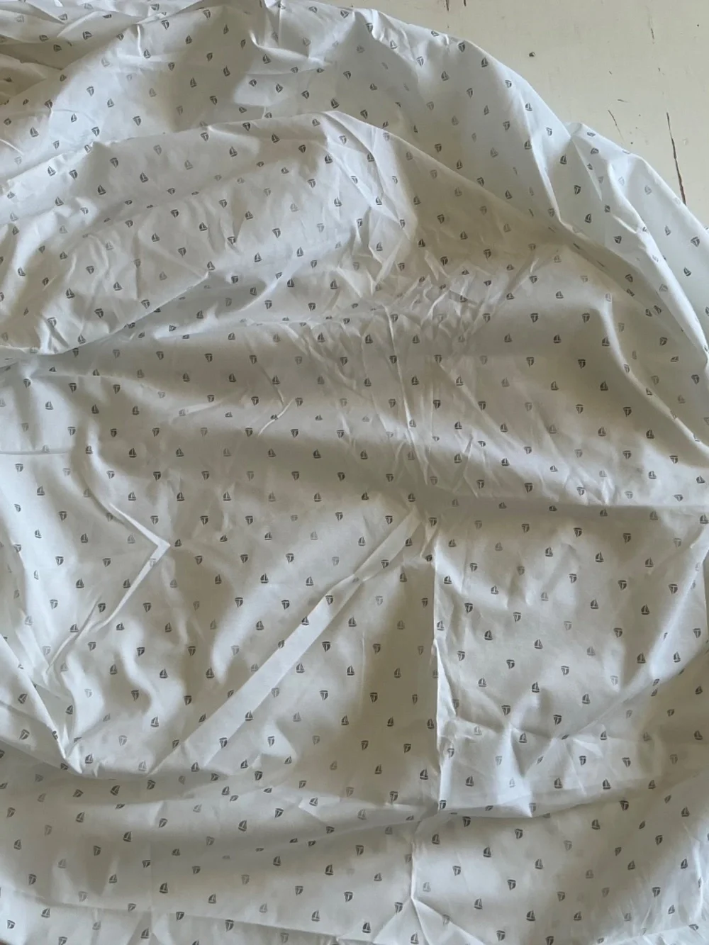 NWOT Tommy Hilfiger Fitted Full Sheet with grey shop boat print